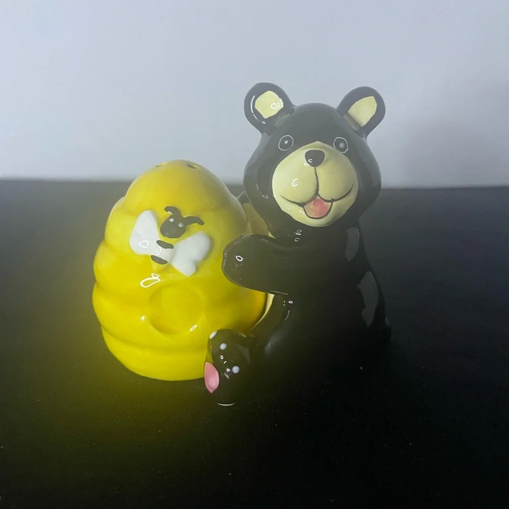 Salt & Pepper Set - Black Bear Yellow Beehive 2-Piece NEW NIB